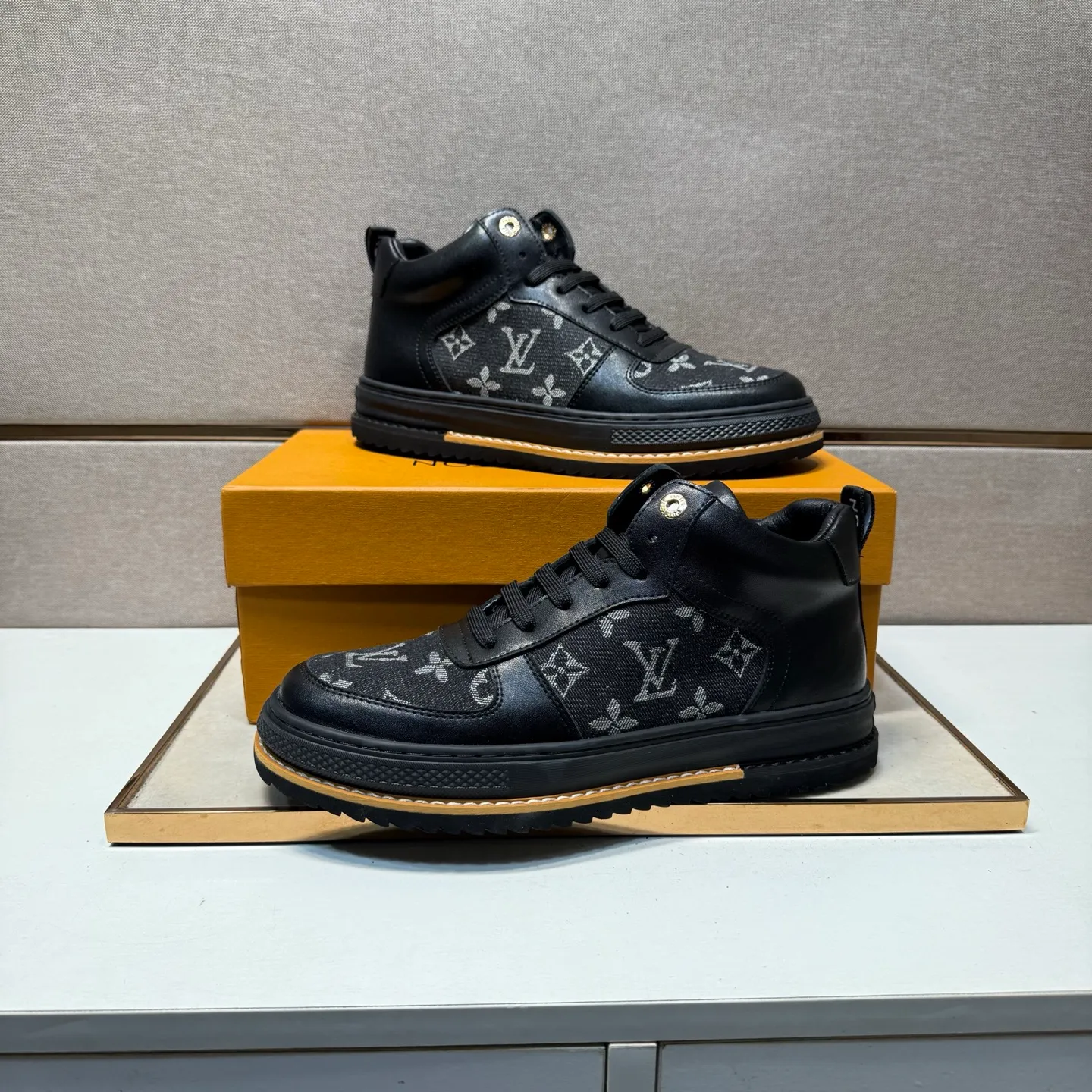 Men's men's shoes 💰pp420 [LV～] Men's casual shoes 2025z cabinet sales simultaneously 🔶Size: 38-44#️⃣ 🔷2 colors🔜The upper is made of multi-material splicing➕Genuine leather lining, comfortable and breathable, sole: original comfortable and wear-resistant outsole, ⚠️Real shot📱Photographed🎬The real thing is better📢📢📢
